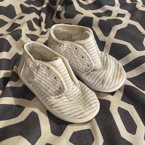 Toms Other - TOMS Neutral Striped Shoes - Size 7